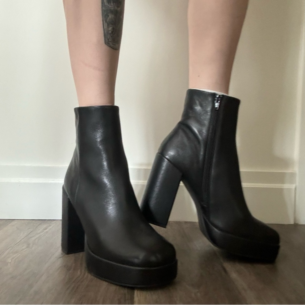 Steve Madden Zenia high heel ankle boot in black leather